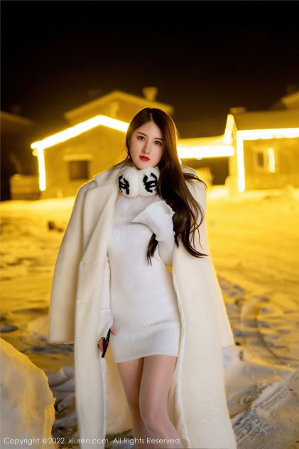 99九九久久精品女海报