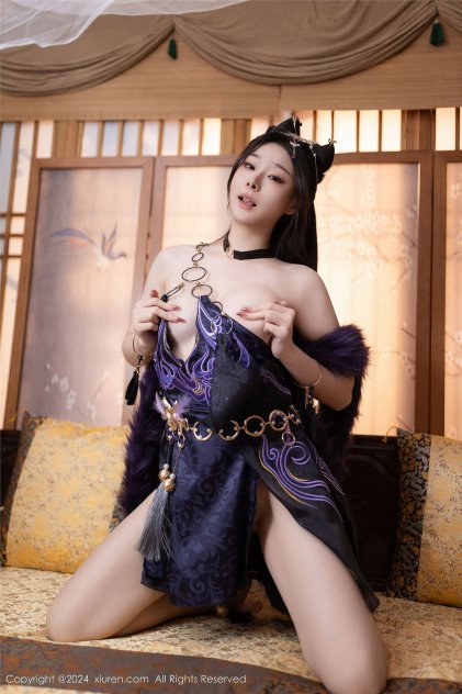 97精产国品一二三产区床照海报