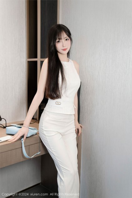 免费网av在线海报